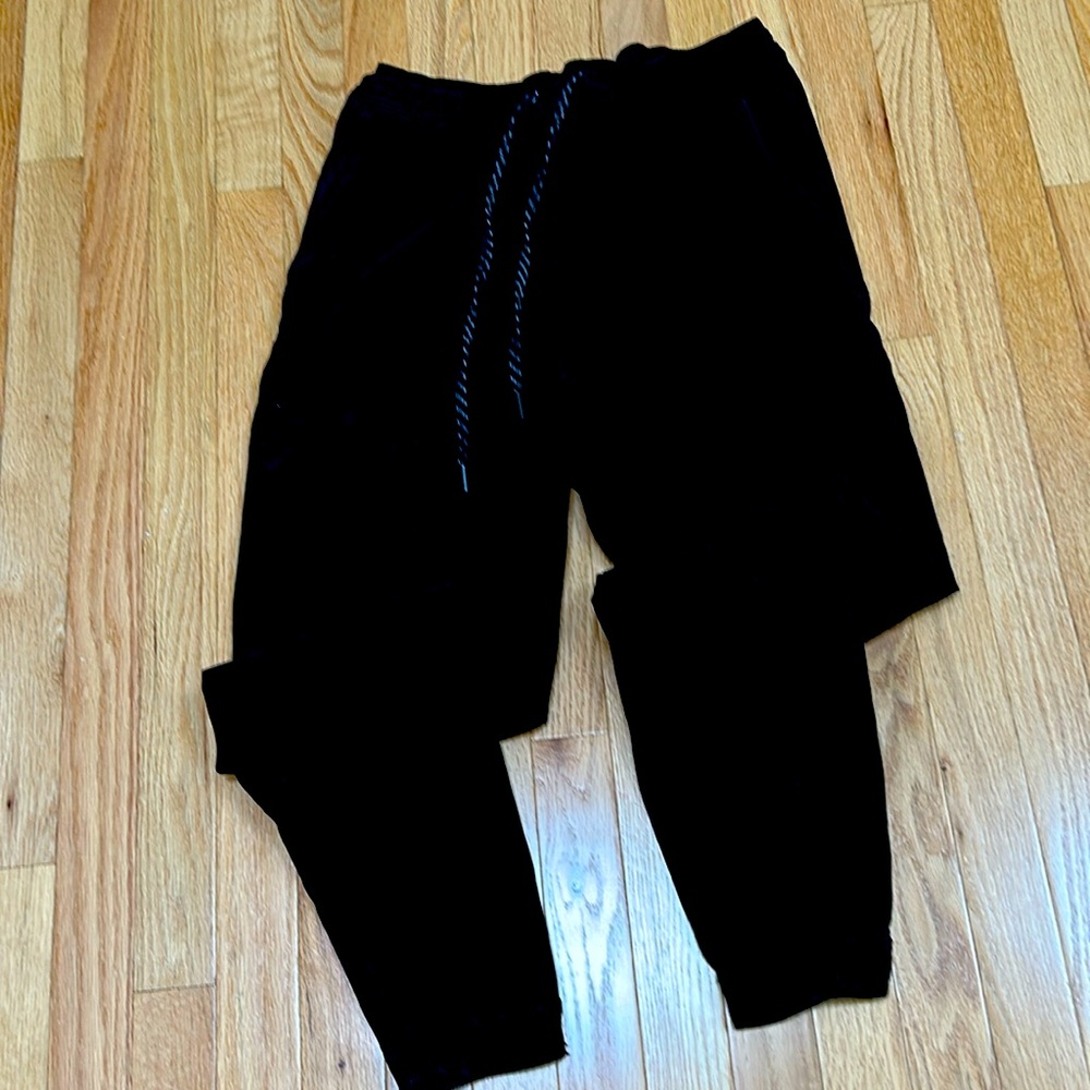 RSQ Men’s joggers. Black